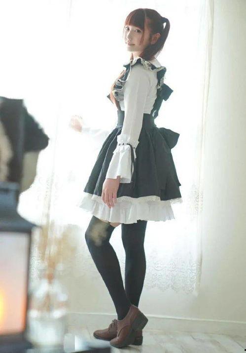 女友舍友丝袜,女友舍友的时尚魅力揭秘