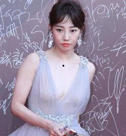 白百何的肉丝袜,时尚穿搭的别样演绎